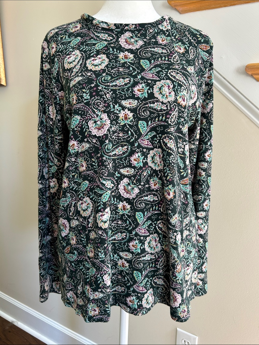 J Jill Pima Crew-neck high-low top in Soft, floral pattern.  Size M
